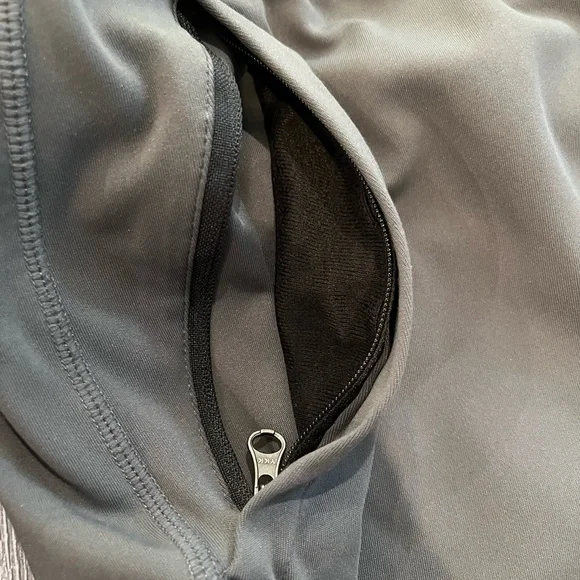 2 Men's Blue and Gray Shorts, XL - Picture 5 of 5